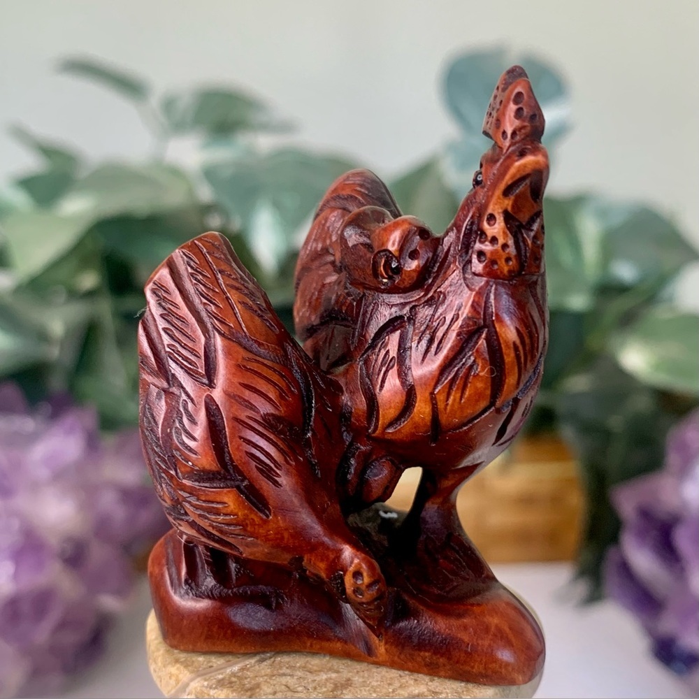 Vintage Netsuke Japan Boxwood Hand Carved Rooster Hen w Chick Figurine Sculpture